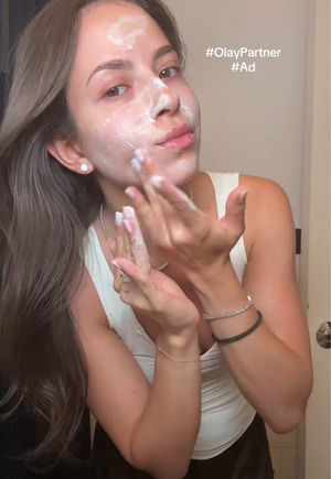 Video post by @anyaweitz on TikTok