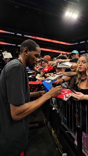 Video post by @HoustonRockets on Twitter