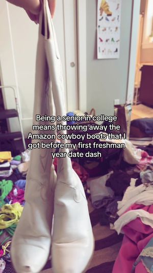 Video post by @averywormdahl on TikTok