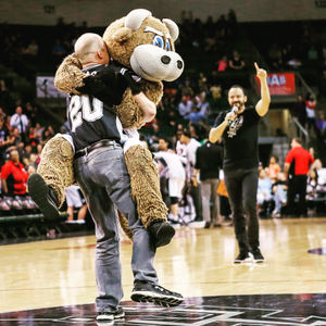 Image post by @austin_spurs on Instagram