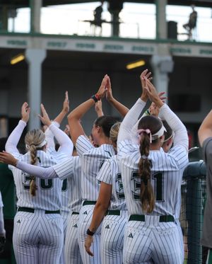 Image post by @usfsoftball on Instagram