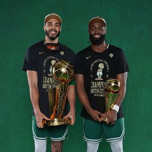 Image post by @LegionHoops on Twitter