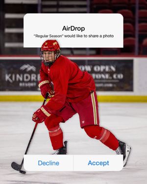 Image post by @du_hockey on Instagram
