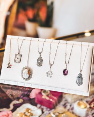 Image post by @maejeanvintage on Instagram