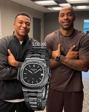 Image post by @celebwatchspotter on Instagram