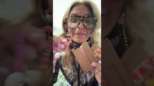 Video post by @shop.with.caroline on YouTube