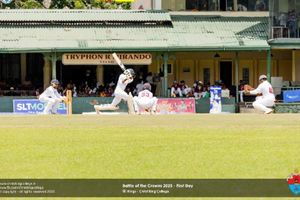 Image post by @thepaparesinhala on Facebook
