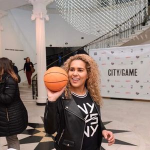 Image post by @ladieswhohoop on Instagram