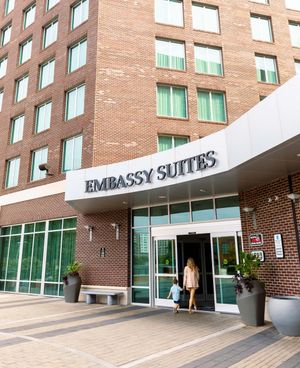 Image post by @embassysuitesgvilledt on Instagram