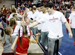 Image post by @OU_MGymnastics on Twitter