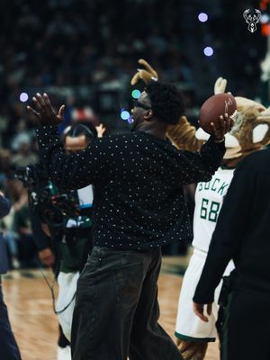 Image post by @Bucks on Twitter