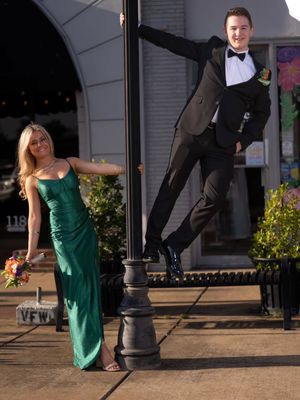 Image post by @12fact on Instagram