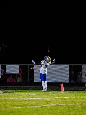 Image post by @brentwoodbruinsfootball on Instagram