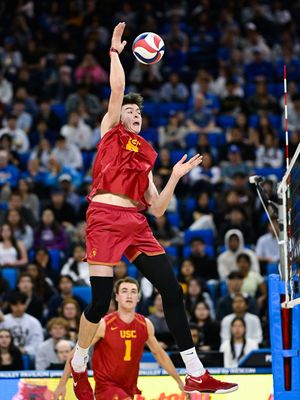 Image post by @uscmensvolley on Instagram
