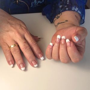 Image post by @nestanails on Instagram