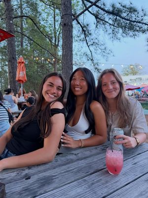 Image post by @marisasnee on Instagram