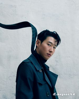 Image post by @esquire.korea on Instagram