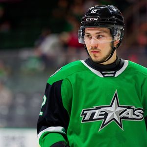 Image post by @txstarshockey on Instagram