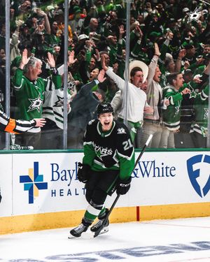 Image post by @dallasstars on Instagram