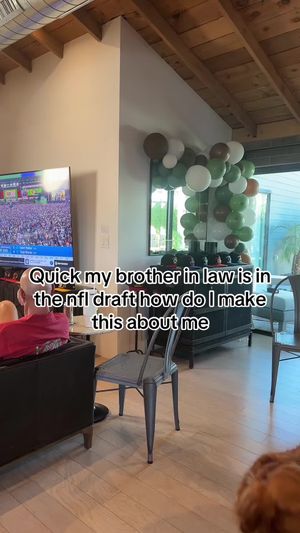 Video post by @averywormdahl on TikTok