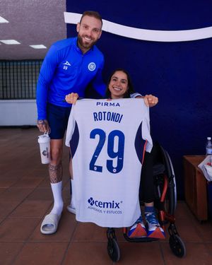 Image post by @cruzazul on Instagram
