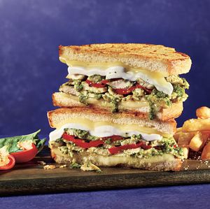 Image post by @friendlys on Instagram