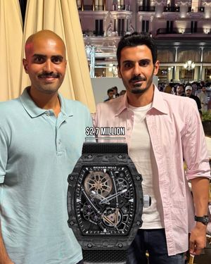 Image post by @celebwatchspotter on Instagram