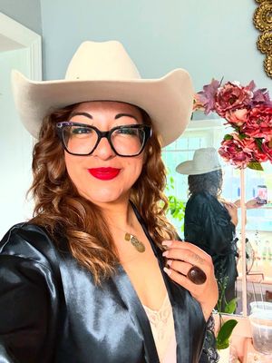 Image post by @soyconnieleon on Instagram