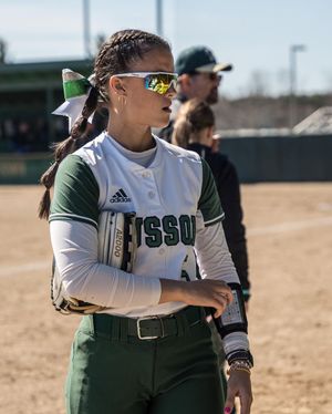 Image post by @hussonsoftball on Instagram