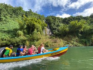 Image post by @putneystudenttravel on Facebook