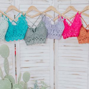 Image post by @shopfillyflair on Instagram