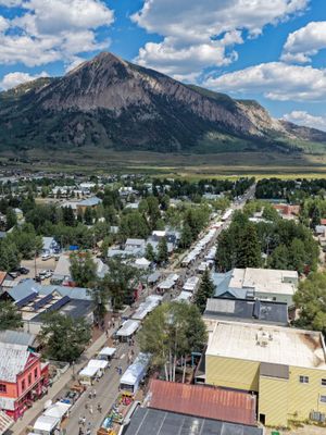 Image post by @skicrestedbutte on Instagram