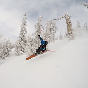 Image post by @j_skis on Instagram