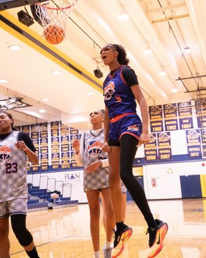 Image post by @passthaball on Instagram