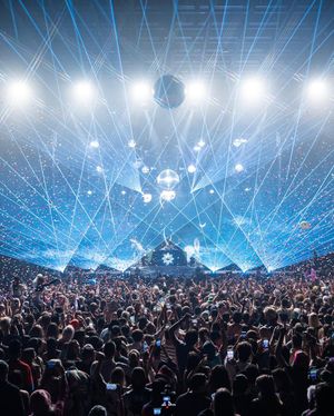 Image post by @discolines on Instagram