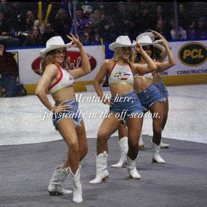 Image post by @coloradoeagleschicks on Instagram