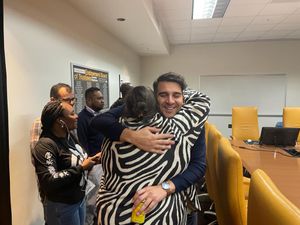 Image post by @CronkiteGlobal on Twitter