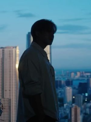 Image post by @esquire.korea on Instagram