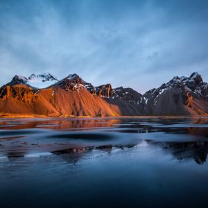 Image post by @discovery on Instagram