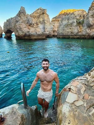 Image post by @itsrobbieg on Instagram