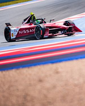 Image post by @shellmotorsport on Instagram