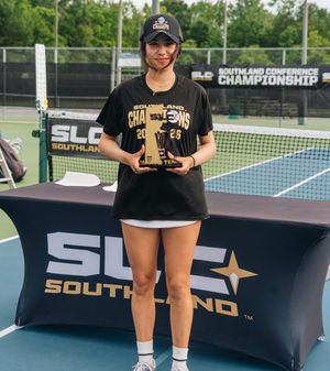 Image post by @sfa_tennis on Instagram