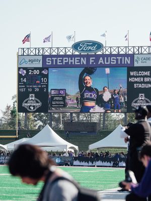 Image post by @sfa_cheer_ on Instagram