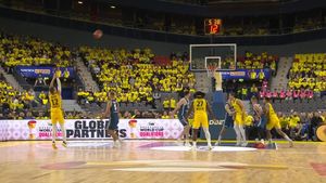 Video post by @swebasketball on Facebook