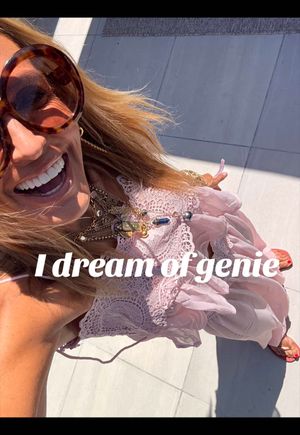 Video post by @shop.with.caroline on TikTok