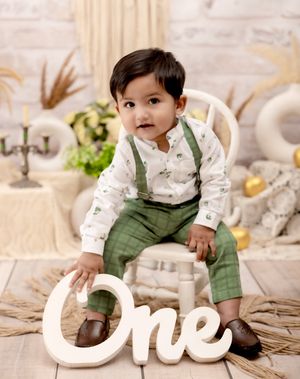 Image post by @newbornbabyphotographystudio on Instagram