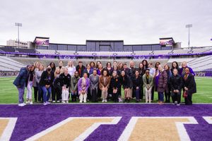 Image post by @UWAthletics on Twitter