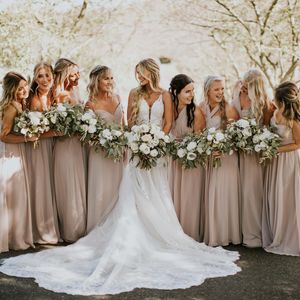 Image post by @theknot on Instagram
