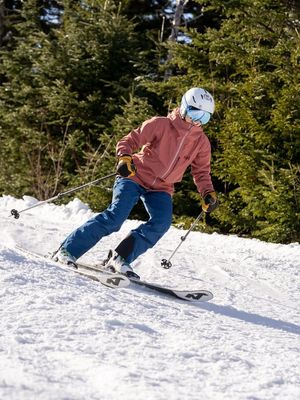 Image post by @mountsunapeeresort on Facebook