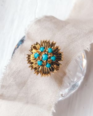 Image post by @maejeanvintage on Instagram